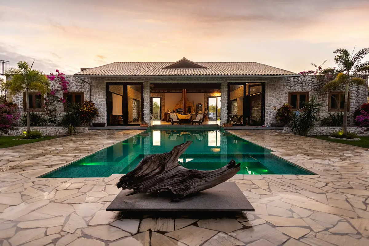 Villa Pampelonne — vue Gassin design contemporain