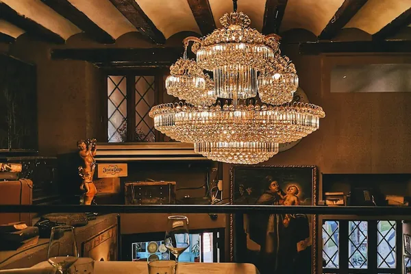 Ambiance tamisée en salle — La Table Méditerranéenne