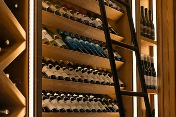 La cave à vins de La Table Méditerranéenne — sélection de grands crus